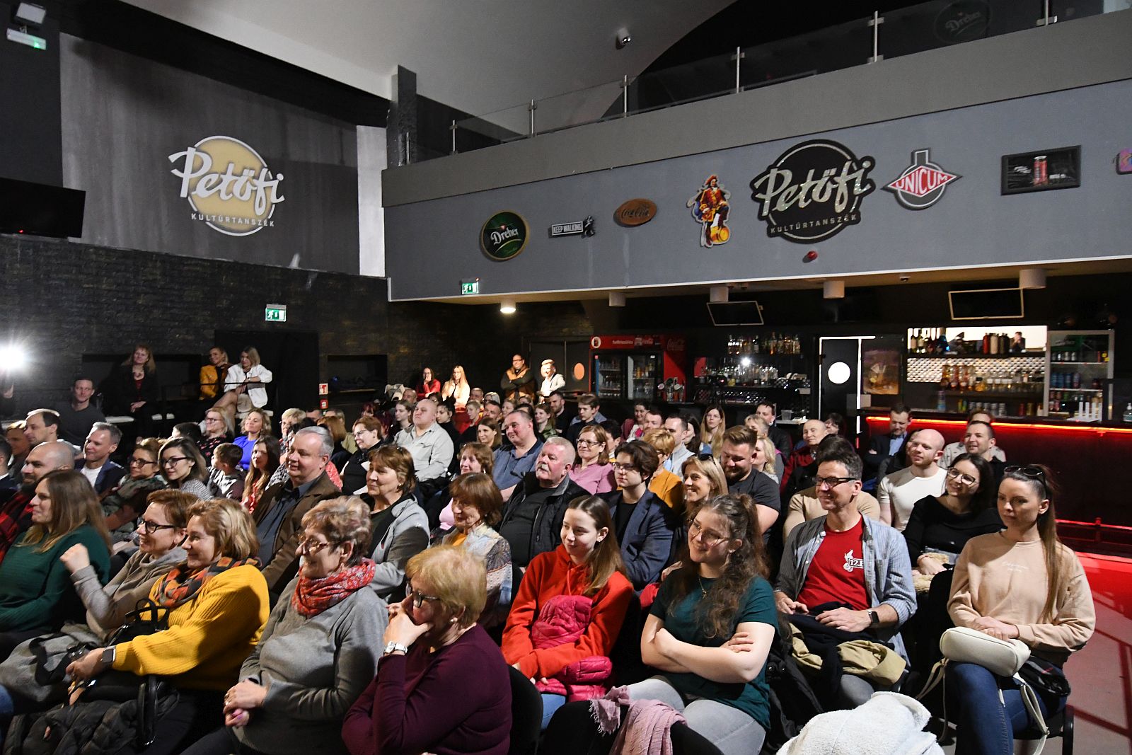 Ugorj be most! - improvizációs színházi játék a Petőfiben